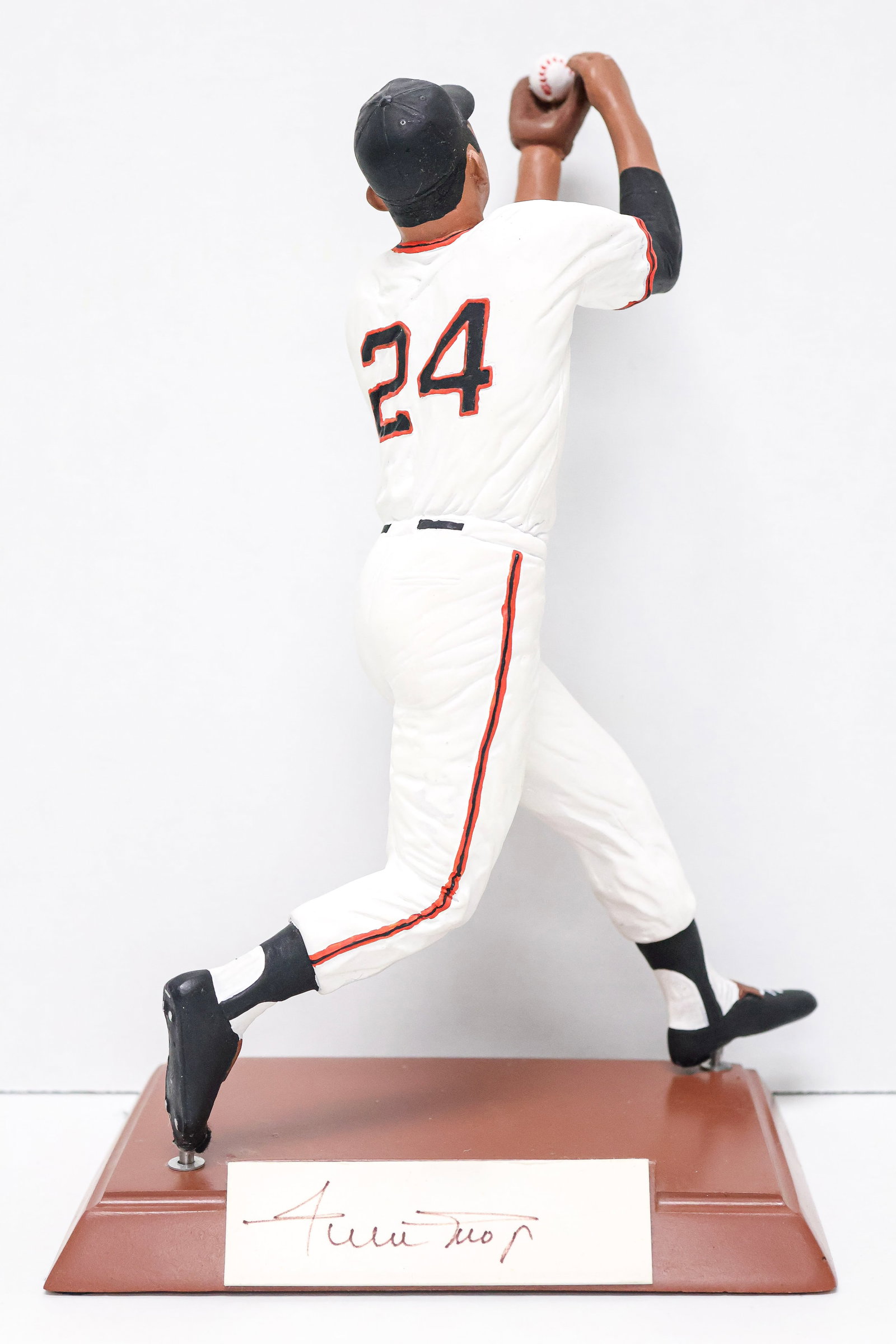 Willie Mays Signed “The Catch” Salvino Figurine /368 (1 of 6)