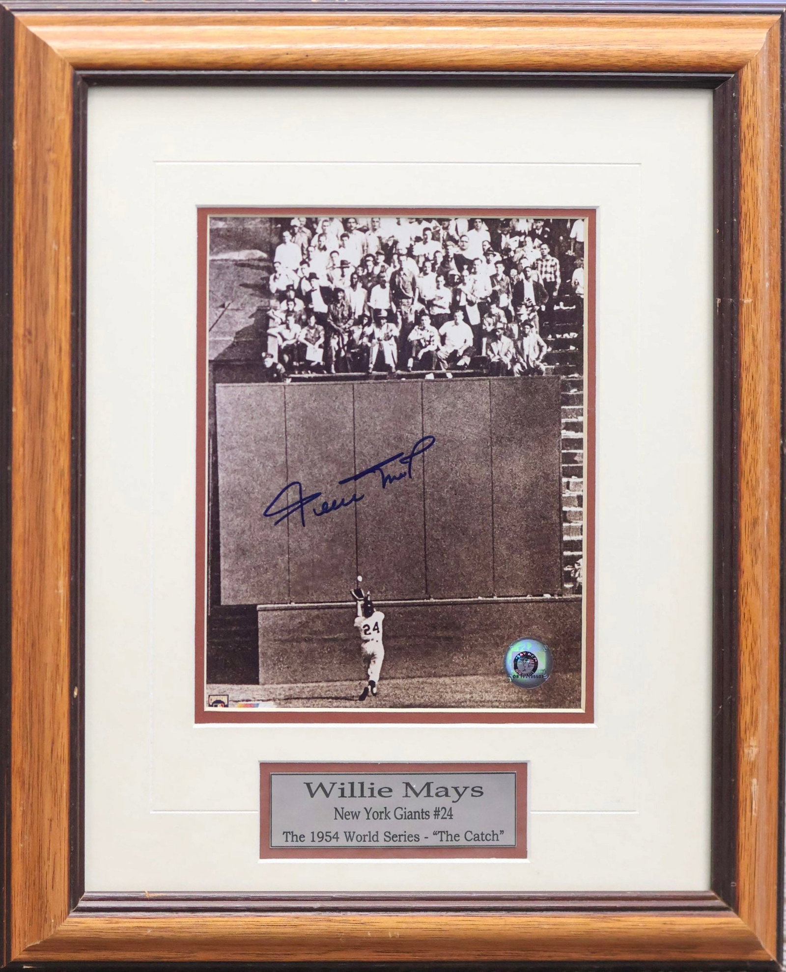 Willie Mays Signed 'The Catch' 1954 World Series Framed Photo Display (1 of 5)