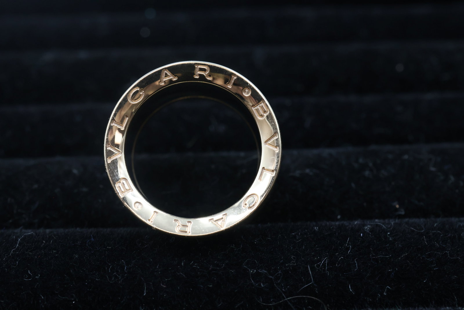 BVLGARI rose gold rimmed steel ring: Contemporary BVLGARI ring crafted in stainless steel and elegantly rimmed in 18K rose gold. A sophisticated design combining contrasting metals with the Maison’s distinctive Italian style. Weight 11