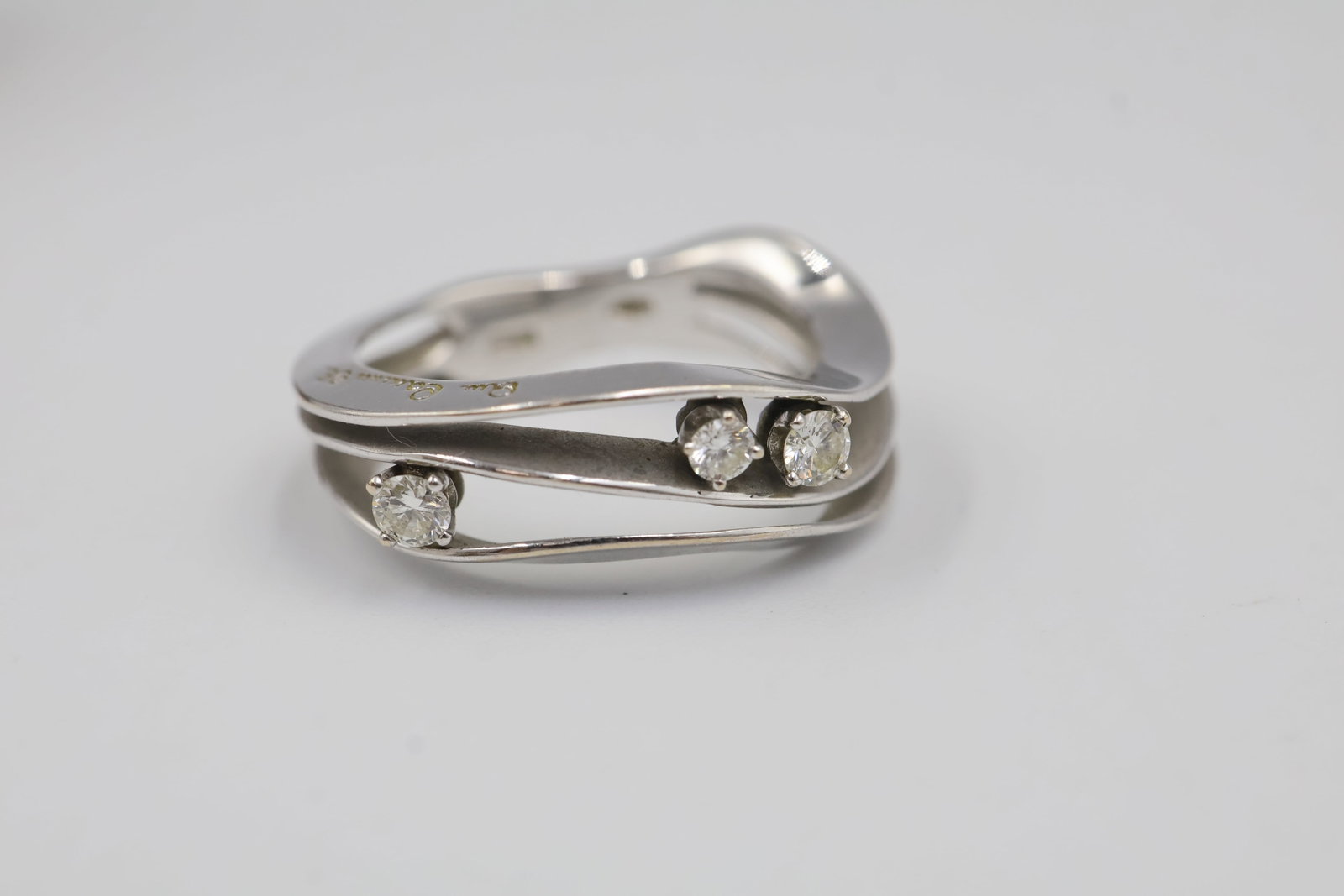 Annamaria Camilli 18k gold & Diamond Firenze Ring: Elegant Annamaria Cammilli Firenze ring crafted in 18K gold and accented with sparkling diamonds. A sophisticated Italian design distinguished by sculptural form and refined contemporary elegance.