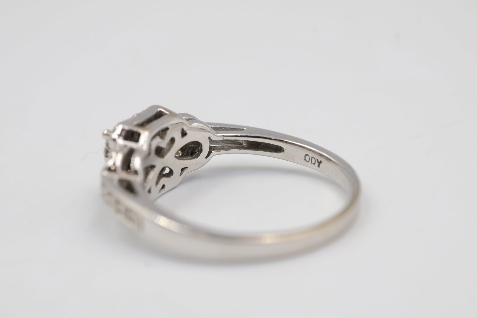 10K Gold & Diamond Ring - 3