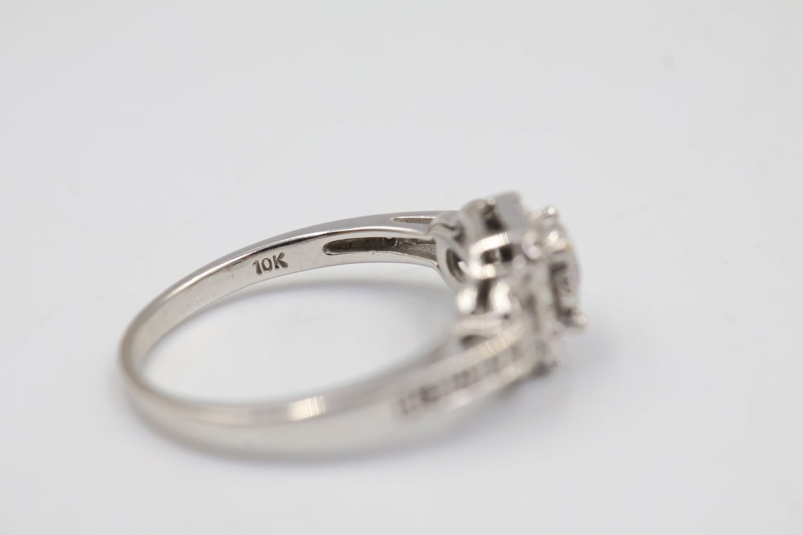 10K Gold & Diamond Ring - 4