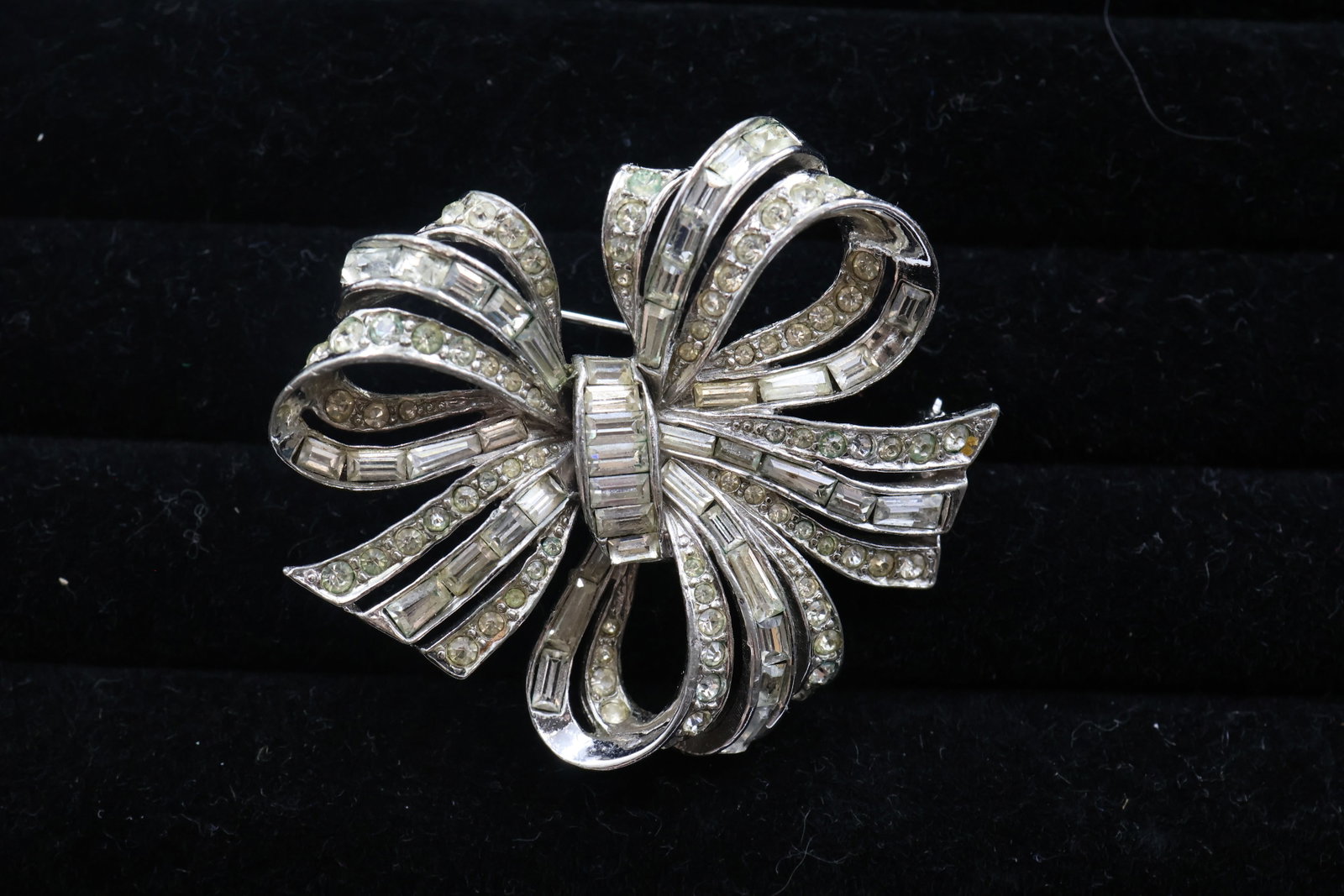 Boucher Crystal Brooch (1 of 2)