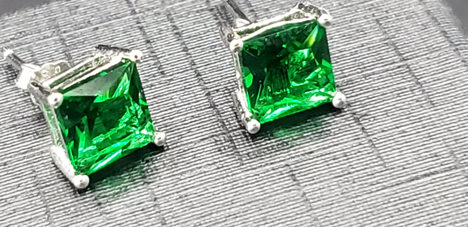 2.00CTW Emerald Princess Cut Earrings: Stunning and radiant Emerald Princess Cut earrings with gorgeous color