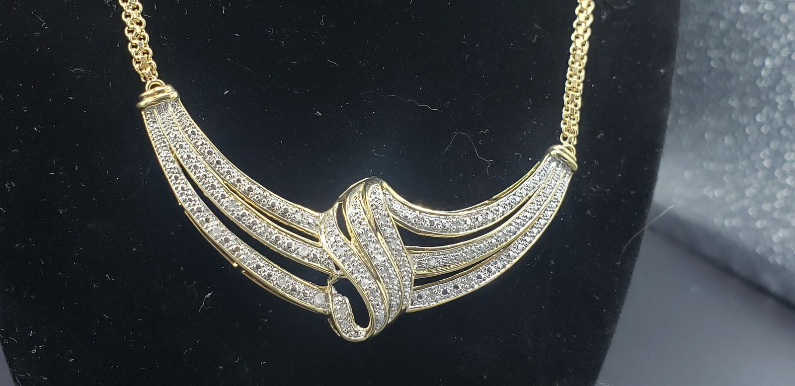 18 KT Gold & Diamond Drop Necklace (1 of 1)