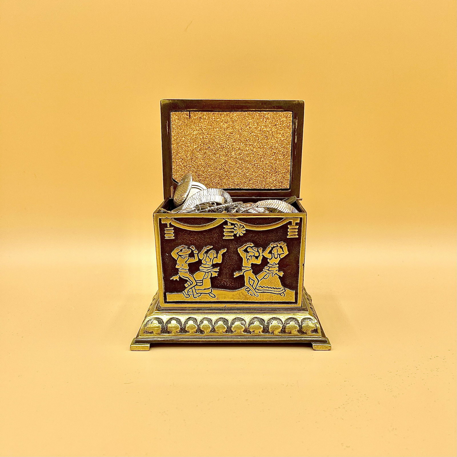 Antique Music Box w/ Jewelry: This fully functional antique