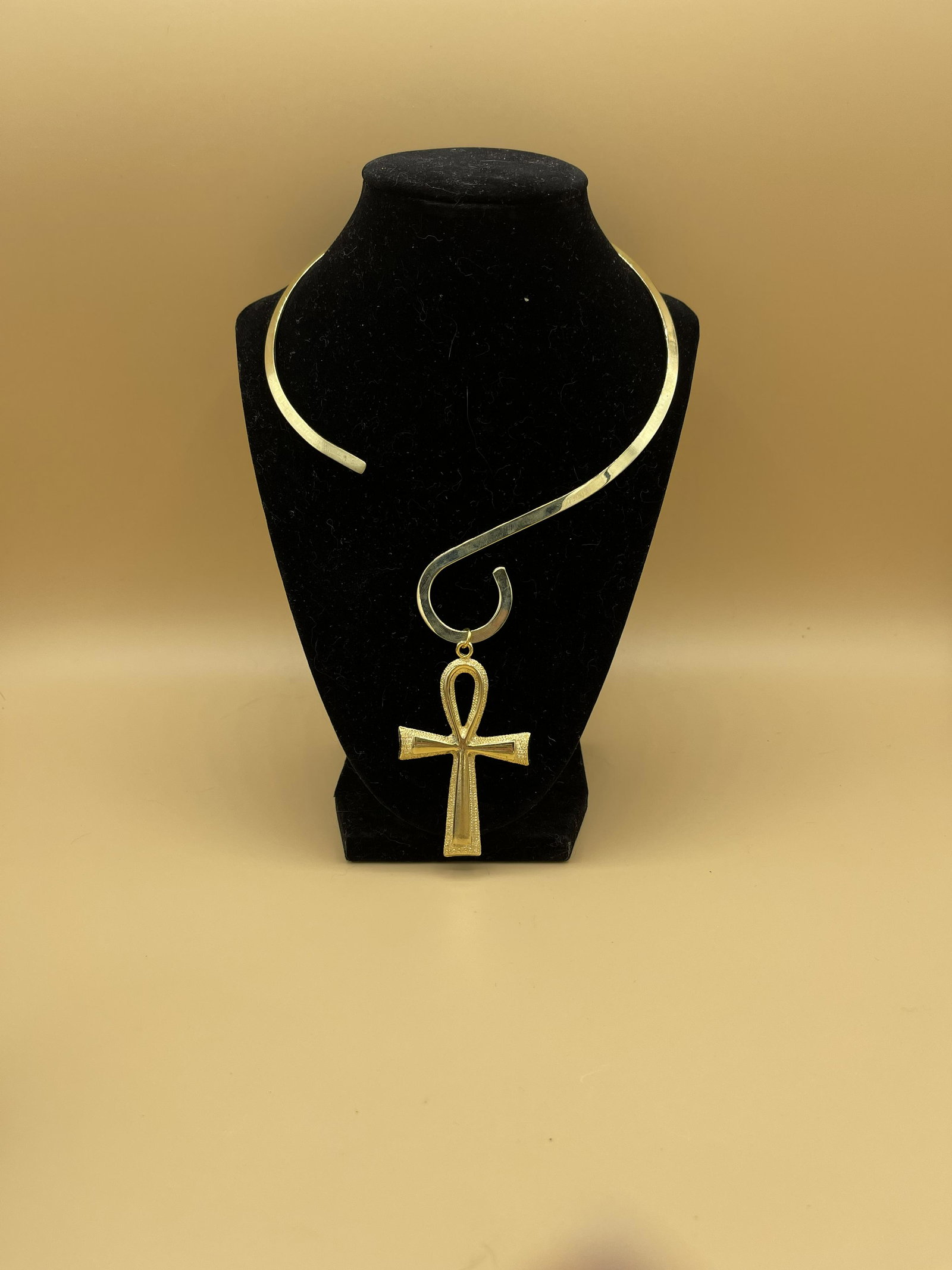 Yellow Gold Egyptian Choker Necklace: This gorgeous one of a kind piece is made of yellow gold throughout, has an Egyptian symbol of life pendant, and is a unique piece!