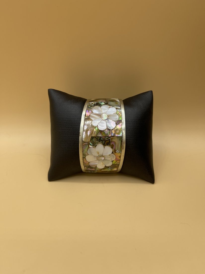 Floral Shape Shell Sterling Silver Cuff Bracelet (1 of 4)