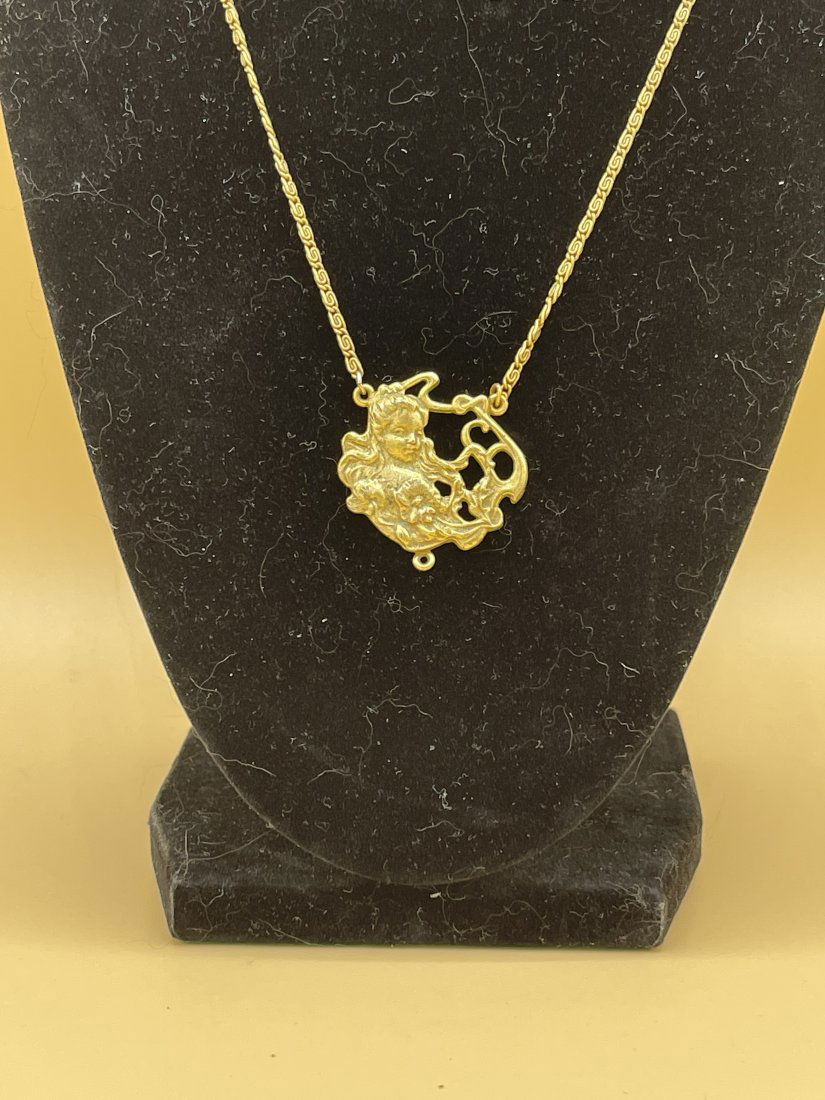 14KT Gold Antique Cherub Pendant Necklace (1 of 2)