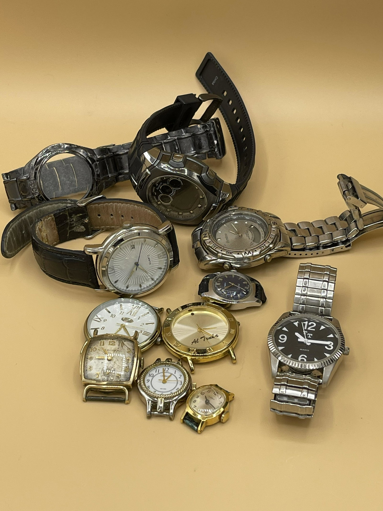 Bulk Lot of Watches: Bulk lot of some functional, some broken, and for parts manual and automatic wind watches and faces!