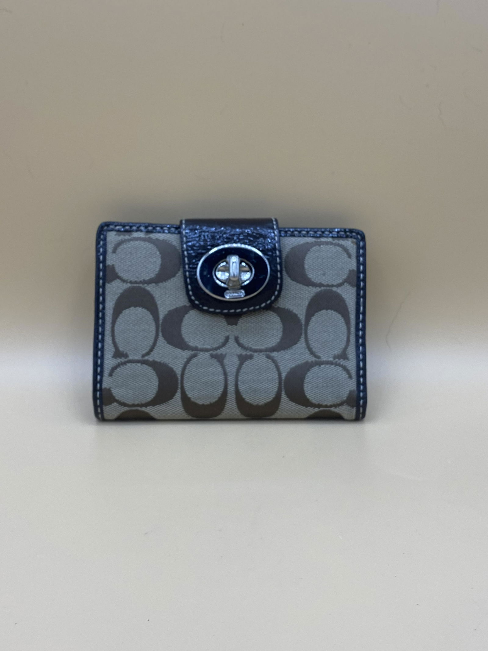 Coach New Clutch Turn Wallet (1 of 3)