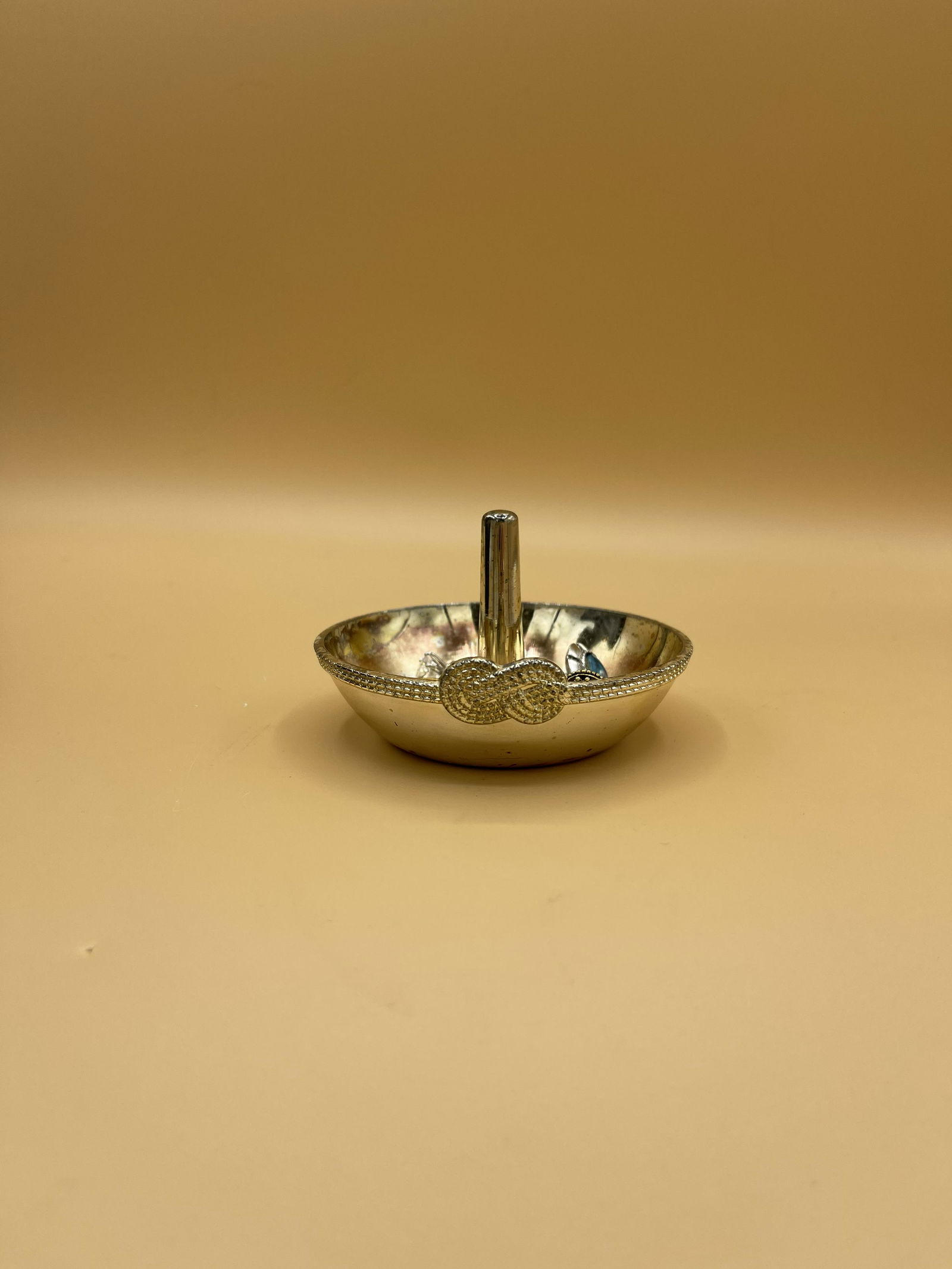 Vera Wang Sterling Silver Ring Holder with 5 Rings (1 of 3)