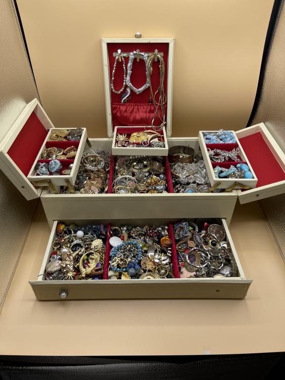 DELUXE Antique Overfilled Antique Jewelry Box (1 of 9)