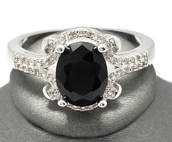 1.23CTW Black & White Sapphire Ring (1 of 2)