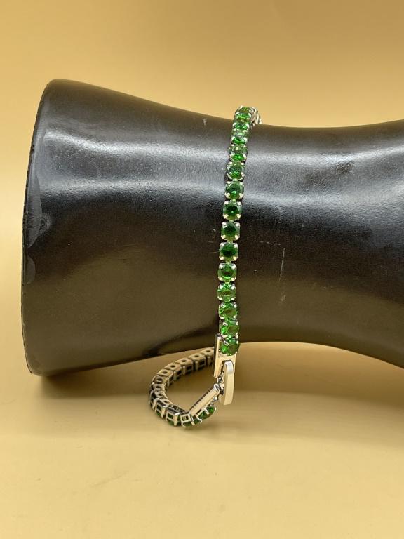 10.00CTW 18K White Gold Emerald Tennis Bracelet (1 of 4)