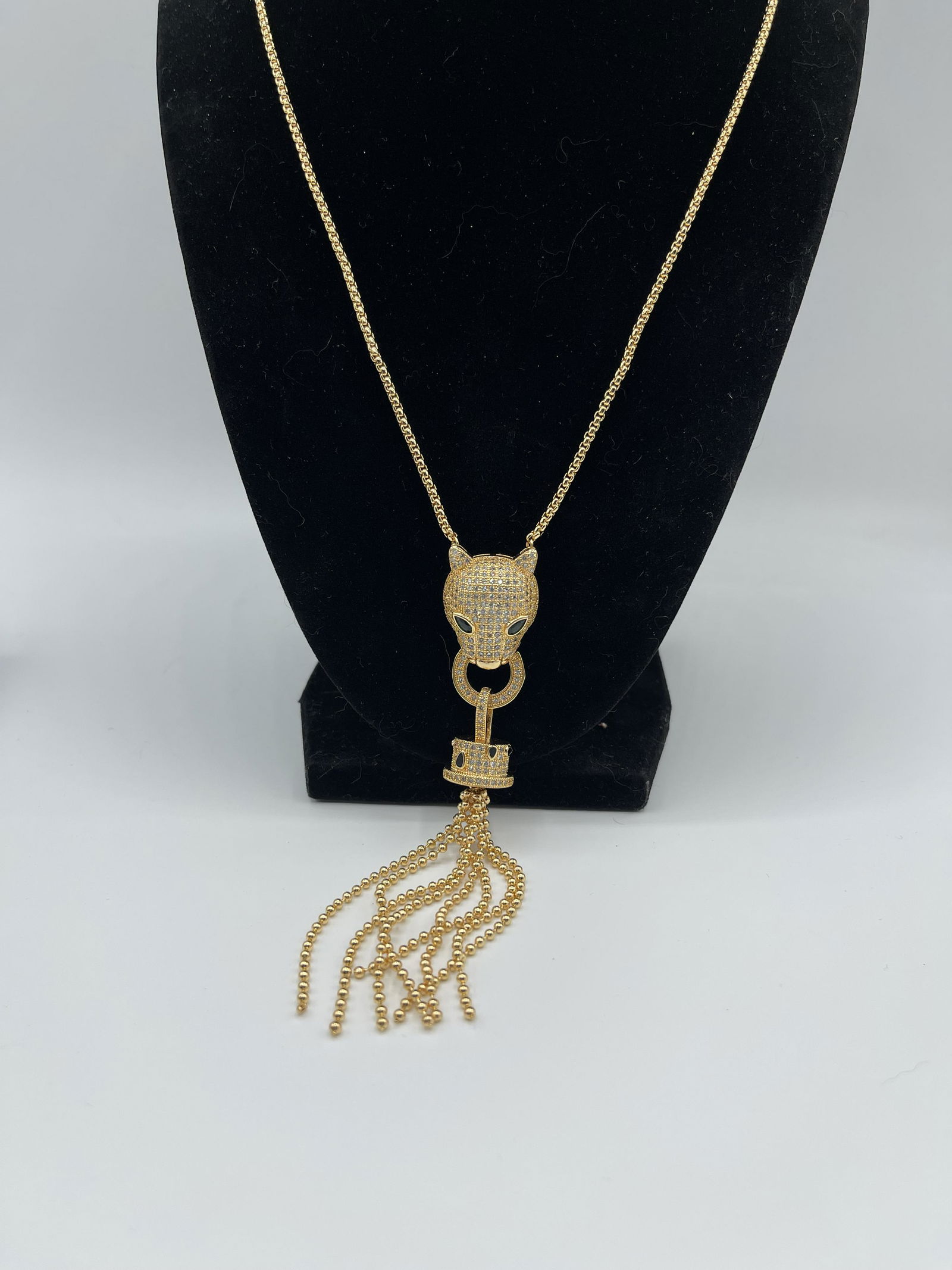 18K Gold Diamond & Emerald Jaguar Pendant Necklace (1 of 4)