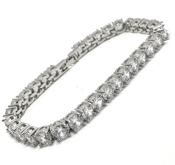 8.00CTW Diamond Tennis Bracelet 18K (1 of 2)