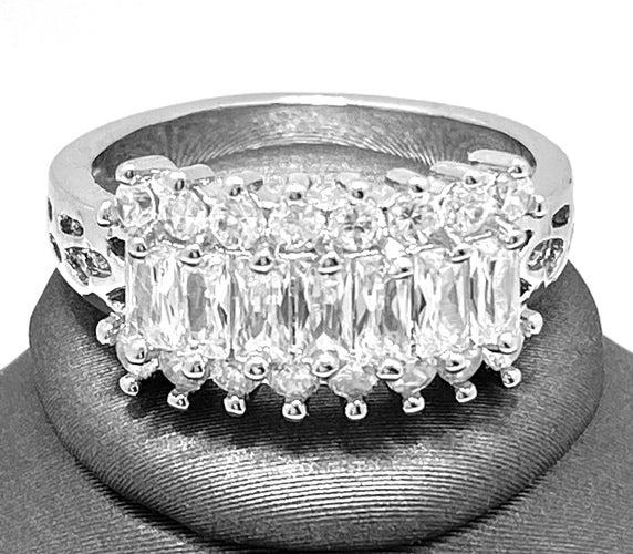 1.76ctw White Sapphire Ring 925: 1.76ctw White Sapphire Ring 925, 18K white gold overlay and high polish, new, size 8.