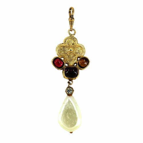 Authentic CHANEL Top Charm Color stone Gold Multicolor: This item qualifies for FREE DOMESTIC SHIPPING to customers in the USA Brand: Chanel Engraved: 1984 Style: Top Charm Type: Top Charm Color: Gold Multicolor Frame Color: Ã¯¼Â Weight: 0.74Oz T