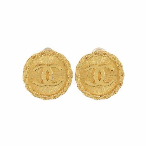 Authentic CHANEL Coco Logos Earrings Round type Gold: This item qualifies for FREE DOMESTIC SHIPPING to customers in the USA Brand: Chanel Weight: 0.51Oz Style: Earring Engraved: 94P Color: Gold Type: Earring Country: France Frame Color: Ã¯¼Â T