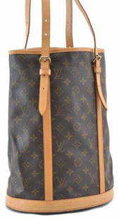 Authentic Louis Vuitton Monogram Bucket GM Shoulder Bag: This item qualifies for FREE DOMESTIC SHIPPING to customers in the USA Brand: Louis Vuitton Bag Height: 13.4inches(34cm) Material: Monogram Canvas Bag Depth: 7.8inches(20cm) Style: Shoulder Bag