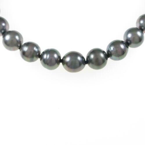 Authentic Silver clasp Black Pearl Necklace: This item qualifies for FREE DOMESTIC SHIPPING to customers in the USA Material: Silver Clasp Gender: Ladies Size: 45Cm The MYNT Guarantee: Photos descriptions and estimates were prepared with the utm