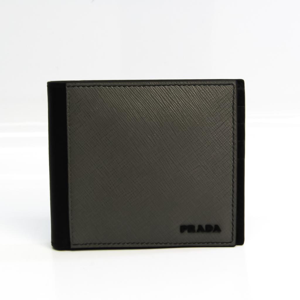 Authentic Prada SAFFIANO ACTIVE 2MO513 Men's Leather: This item qualifies for FREE DOMESTIC SHIPPING to customers in the USA Brand: Prada Model: SAFFIANO ACTIVE 2MO513 Type: Bill wallet (bi-fold) Gender: Men Condition: Used (like new) Material: Leather C