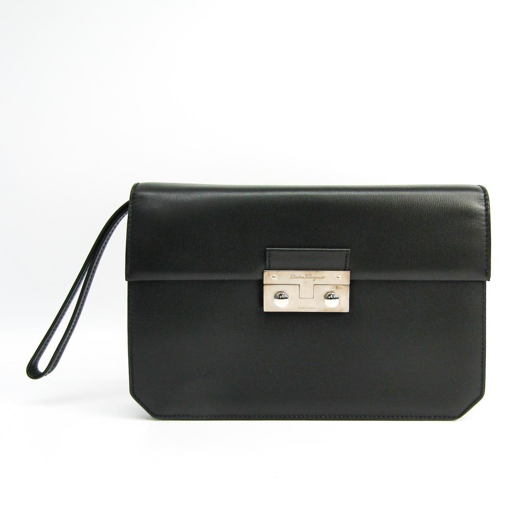 Authentic Salvatore Ferragamo 24 0545 Men's Leather: Brand: Salvatore Ferragamo Model: 24 0545 Type: Clutch bag Gender: Men Accessories: None Condition: Used (like new) Material: Leather Color: Dark green Size (HxWxD): 18cm x 25.5cm x 5cm / 7.08'' x 10.