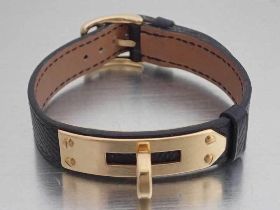 Authentic Hermes bracelet kelly black gold hardware: Brand: Hermes Type: Charm bracelet Gender: Women Condition: Used (good) Line: Kelly Material: Leather Color: Black Width: 1.3cm / 0.51'' Overall Scratches: Slight Total Length: 20.8cm / 8.18'' Length: