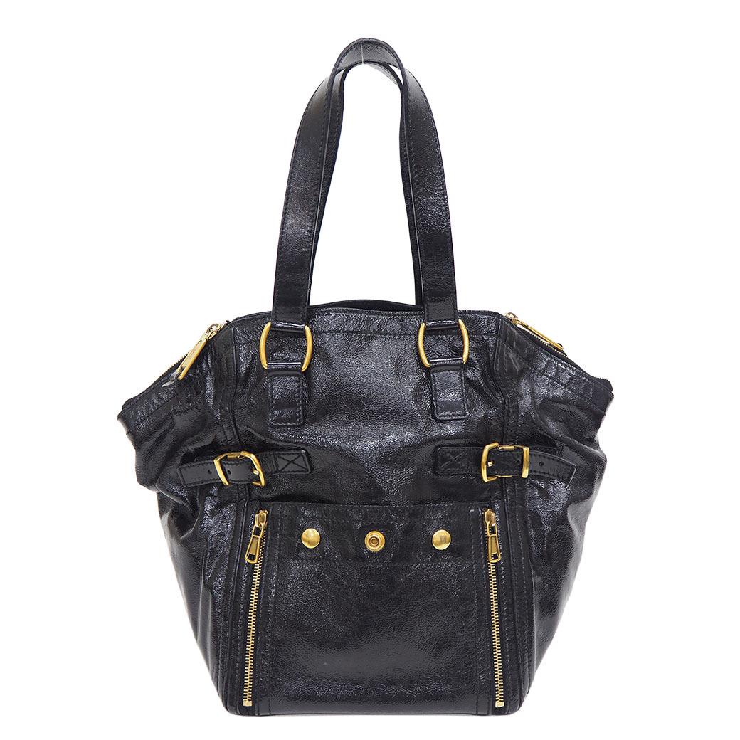 YVES SAINT LAURENT Downtown Tote Bag Black: YVES SAINT LAURENT Downtown Tote Bag BlackBrand: Yves Saint Laurent Line: Downtown Type: Tote bag Condition: Used (good) Material: Leather Color: Black Size (HxWxD): 30cm x 39cm x 19cm / 11.81'' x 15.