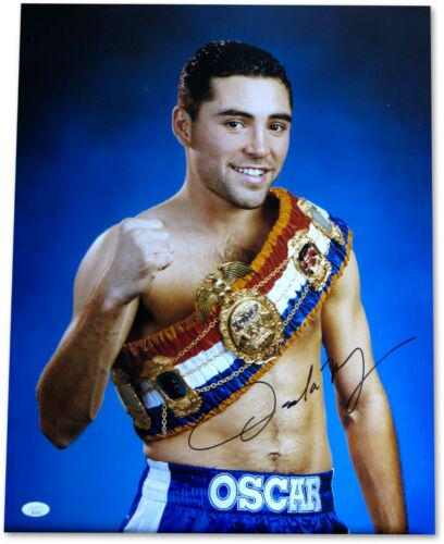 Oscar De La Hoya Signed Autographed 16X20 Photo Pose: Oscar De La Hoya Signed Autographed 16X20 Photo Pose w/Belt JSA Sport: Boxing Product: Photo Original/Reprint: Original Player: Oscar De La Hoya Autograph Authentication: James Spence (JSA) PLEASE NOT