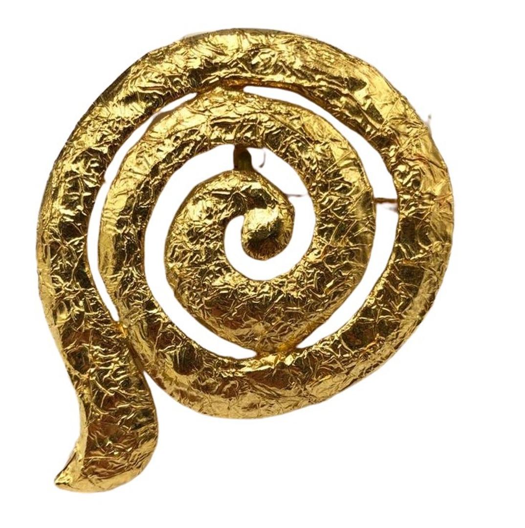 Givenchy Large Nugget Style Swirl Pin: Givenchy Large Nugget Style Swirl Pin Brand: Givenchy Style: Pin Hallmark:: Yes Fastening: Typical Pin Back Category: Brooch Materials: Gold Plated, Costume Metal Size: Other Remarks: The MYNT Guarant