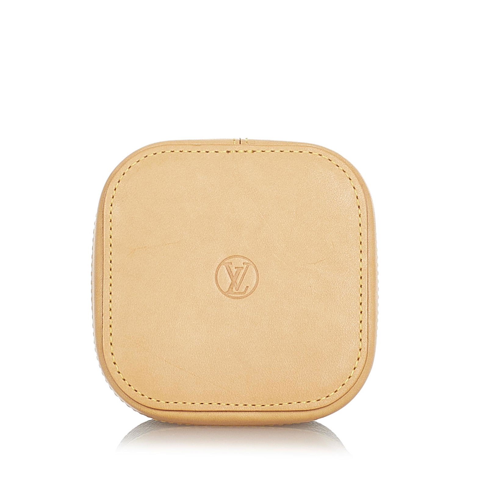 Louis Vuitton Monogram Camille Box MM: Louis Vuitton Monogram Camille Box MM The Camille features a monogram canvas body with embossed leather lid. Brand: Louis Vuitton Model: Monogram Camille Box MM Origin: France Category: SLG Color: Bro