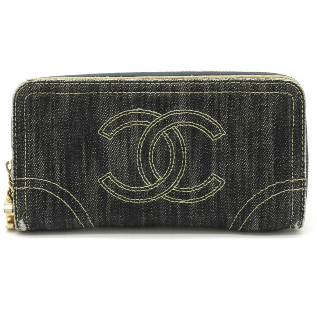 CHANEL Sparkling Denim Coco Mark Round Long Wallet Blue: CHANEL Sparkling Denim Coco Mark Round Long Wallet Blue A31992Brand: Chanel Type: Long wallet (bi-fold) Condition: Used (good) Material: Denim Color: Blue, Gold Size (HxWxD): 9.5cm x 18.5cm / 3.74'' x