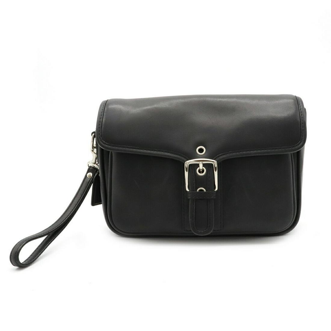 COACH Second Bag Clutch Leather Black 5248: COACH Second Bag Clutch Leather Black 5248Brand: Coach Type: Clutch bag Accessories: Dust bag, Hand strap Condition: Used (very good) Material: Leather Color: Black Size (HxWxD): 19cm x 26cm x 5cm / 7