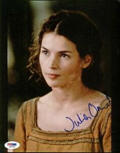 Julia Ormond Signed 8X10 Photo Autographed PSA/DNA: Julia Ormond Signed 8X10 Photo Autographed PSA/DNA Autograph Authentication: PSA/DNA PRODUCT_COA: PSA/DNA PRODUCT_SIGNED_BY_NAME: Julia Ormond PRODUCT_SIGNED_BY_BRAND: JULIA ORMOND PLEASE NOTE: Framed