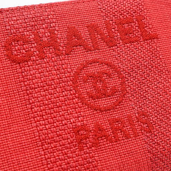 Chanel Deauville Round Zipper Wallet Mixed Fiber Red: Chanel Deauville Round Zipper Wallet Mixed Fiber Red AB1976Brand: Chanel Type: Long wallet (bi-fold) Accessories: Box, Dust bag, Guarantee card Condition: Opened (never used) Material: Leather Color: 