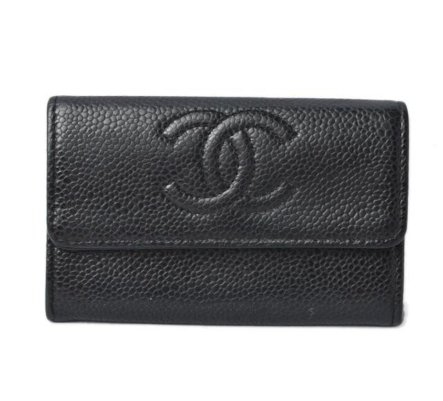 Chanel Coin Case / Card Mini Wallet Caviar Skin Coco: Chanel Coin Case / Card Mini Wallet Caviar Skin Coco Mark BlackBrand: Chanel Type: Coin purse/coin case Gender: Women Material: Caviar leather Color: Black Size (HxWxD): 7.3cm x 11.4cm x 1.5cm / 2.87'