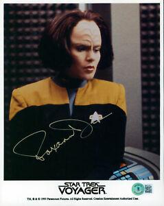 Roxanne Dawson Star Trek Voyager Signed 8x10 Promo: Roxanne Dawson Star Trek Voyager Signed 8x10 Promo Photo BAS Industry: Movies Object Type: Photograph Original/Reproduction: Original Autograph Authentication: Beckett PRODUCT_COA: Beckett PRODUCT_SIG