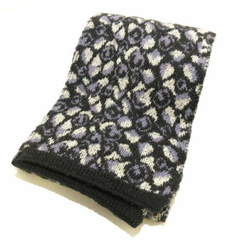 ANNA SUI Black Purple Cream Acryl Nylon: ANNA SUI Black Purple Cream Acryl Nylon Brand: ANNA SUI Style: Scarf Color: Black Purple Cream Material: Acryl Nylon Type: Scarf The Mynt Guarantee: All items in this auction are guaranteed authentic