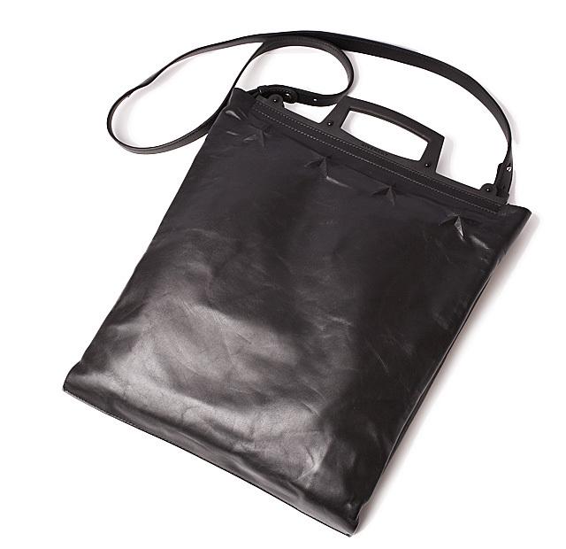 Givenchy shoulder bag tote GIVENCHY RAVE frame leather star black: Givenchy shoulder bag tote GIVENCHY RAVE frame leather star black Brand: Givenchy Type: Shoulder bag Tote bag Material: Leather Leather: Color: Black Hardware Color: Silver Closure: Snap fastener Size
