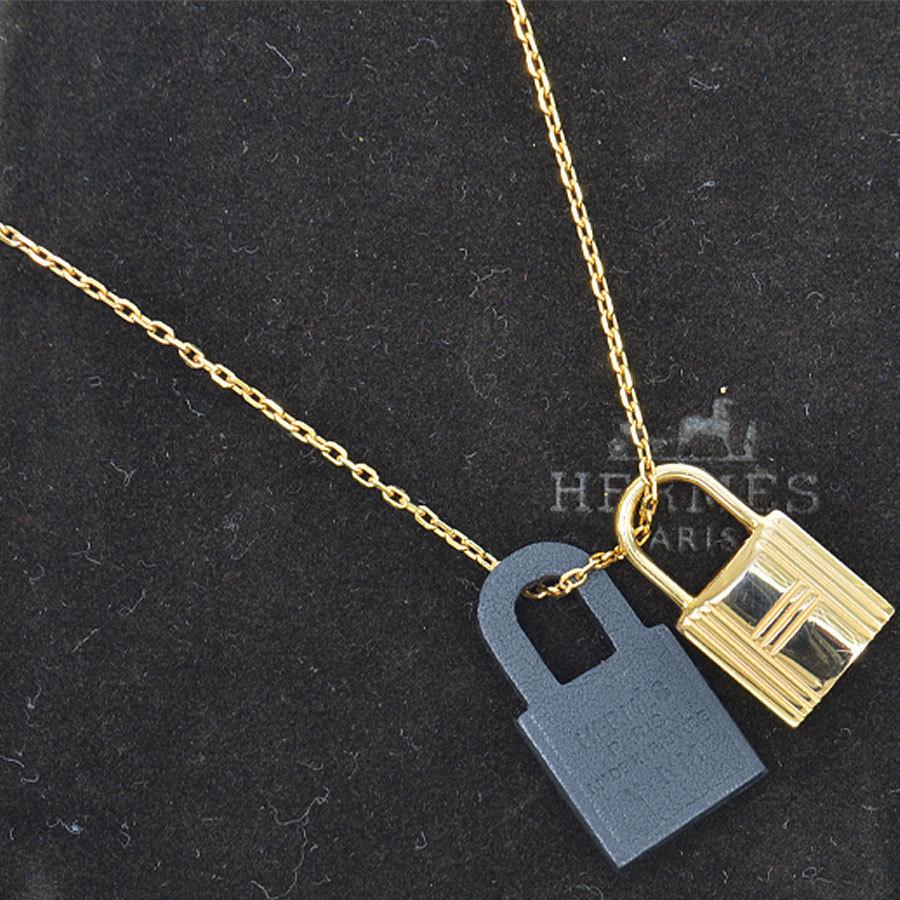 Hermes HERMES Necklace O'Kelly Oakery Black Gold Vaux Swift YG Metal Fittings Ladies: Hermes HERMES Necklace O'Kelly Oakery Black Gold Vaux Swift YG Metal Fittings Ladies Brand: Hermes Line: Kelly Country of Origin: France Necklace Type: Pendant necklace Gender: Women Material: Swift l