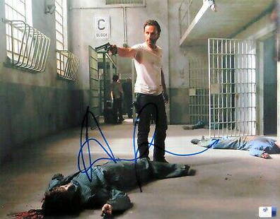 Andrew Lincoln Signed Autographed 11X14 Photo The Walking Dead GV838937: Andrew Lincoln Signed Autographed 11X14 Photo The Walking Dead GV838937 Object Type: Photograph Industry: Television Original/Reproduction: Original Signed by: Andrew Lincoln Autograph