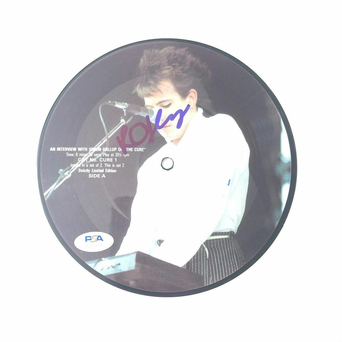 Robert Smith Signed The Cure 7 Inch LP Vinyl PSA/DNA: Robert Smith Signed The Cure 7 Inch LP Vinyl PSA/DNA Industry: Music Original/Reproduction: Original Pre-Owned PLEASE NOTE: Framed Large or heavy Items do not have shipping costs included. The exact s