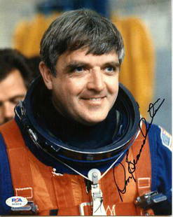 Dan Brandenstein Astronaut Signed/Autographed 8x10 Photo PSA/DNA 167351: Dan Brandenstein Astronaut Signed/Autographed 8x10 Photo PSA/DNA 167351 Autograph Authentication: PSA/DNA Original/Reproduction: Original PLEASE NOTE: Framed Large or heavy Items do not have