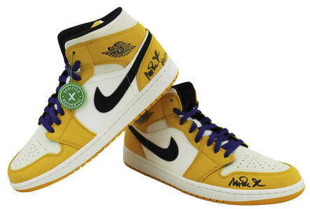 Lakers Magic Johnson HOF 02 Signed 2018 Nike Air Jordan 1 Size 13 Shoes BAS