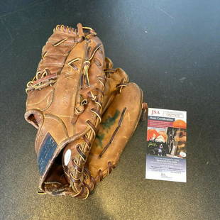 Jim Hickman Signed 1960s Game Model Baseball Glove Chicago Cubs JSA COA: Jim Hickman Signed 1960s Game Model Baseball Glove Chicago Cubs JSA COA Product: Glove Sport: Baseball-MLB Autograph Authentication: James Spence Authentication (JSA) Signed: Yes Team: Chicago Cubs