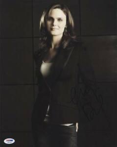 Emily Deschanel Bones Signed 11X14 Photo Autographed PSA/DNA: Emily Deschanel Bones Signed 11X14 Photo Autographed PSA/DNA Autograph Authentication: PSA/DNA PRODUCT_COA: PSA/DNA PRODUCT_SIGNED_BY_NAME: Emily Deschanel PRODUCT_SIGNED_BY_BRAND: BONES Pre-Owned