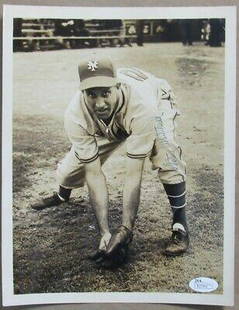 Whitey Whitehead New York Giants Signed/Autographed 8x10 B/W Photo JSA 150237: Whitey Whitehead New York Giants Signed/Autographed 8x10 B/W Photo JSA 150237 Sport: Baseball-MLB Product: Photo Original/Reprint: Original Team: New York Giants Autograph Authentication: JSA