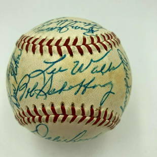 1959 Chicago Cubs Team Signed National League Baseball Ernie Banks JSA COA: 1959 Chicago Cubs Team Signed National League Baseball Ernie Banks JSA COA Product: Ball Sport: Baseball-MLB Autograph Authentication: James Spence Authentication (JSA) Original/Reprint: Original 